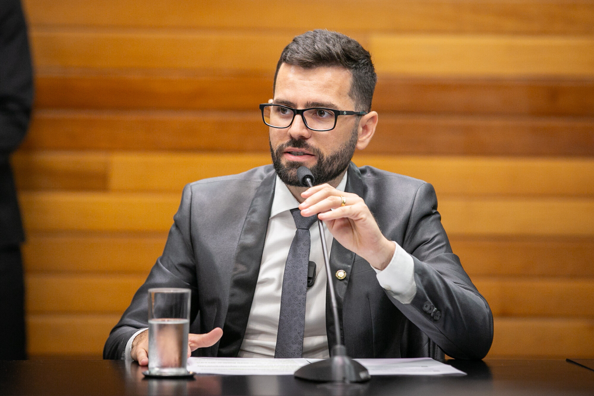 - Deputado André de Oliveira (NOVO)