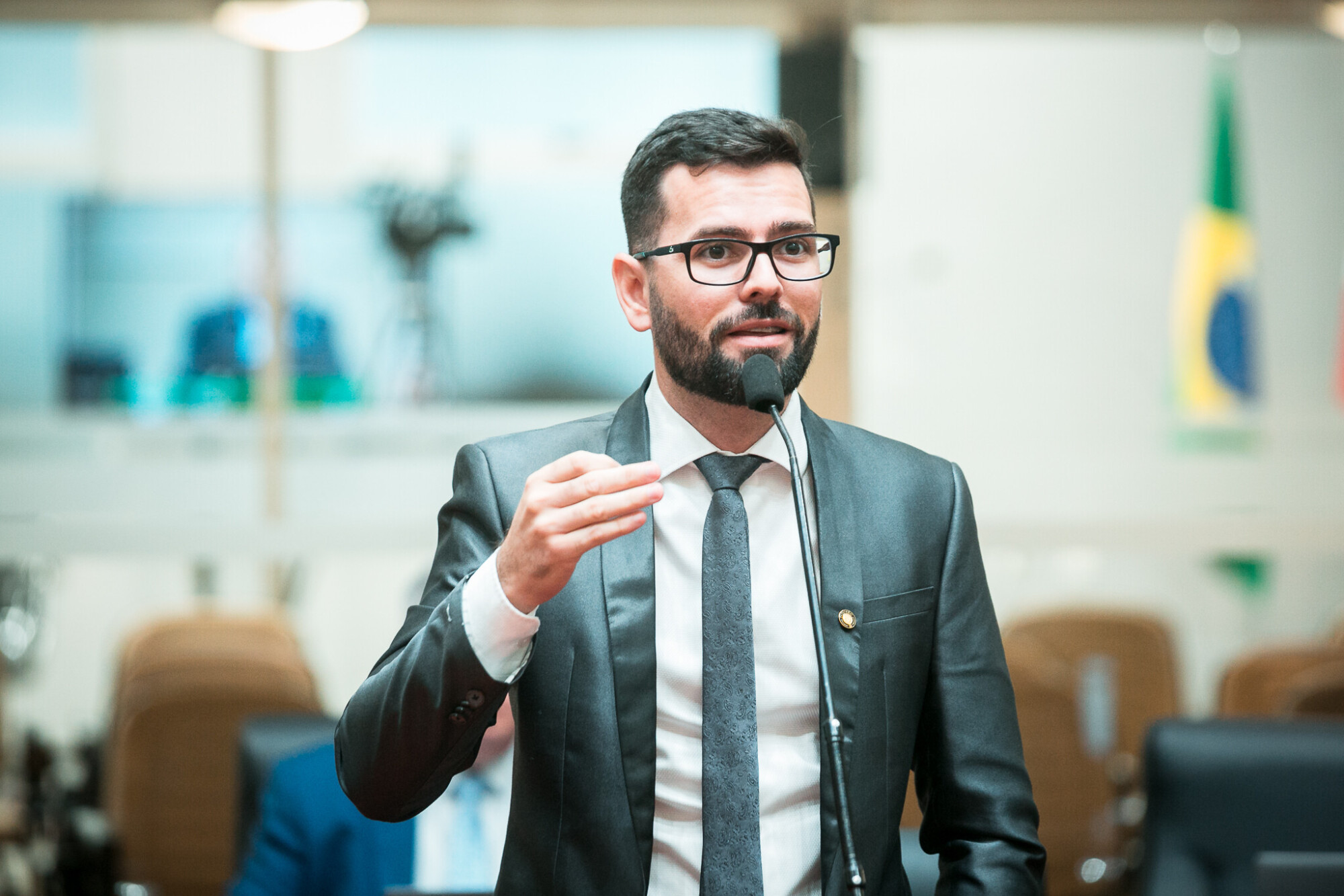 - Deputado André de Oliveira (NOVO)