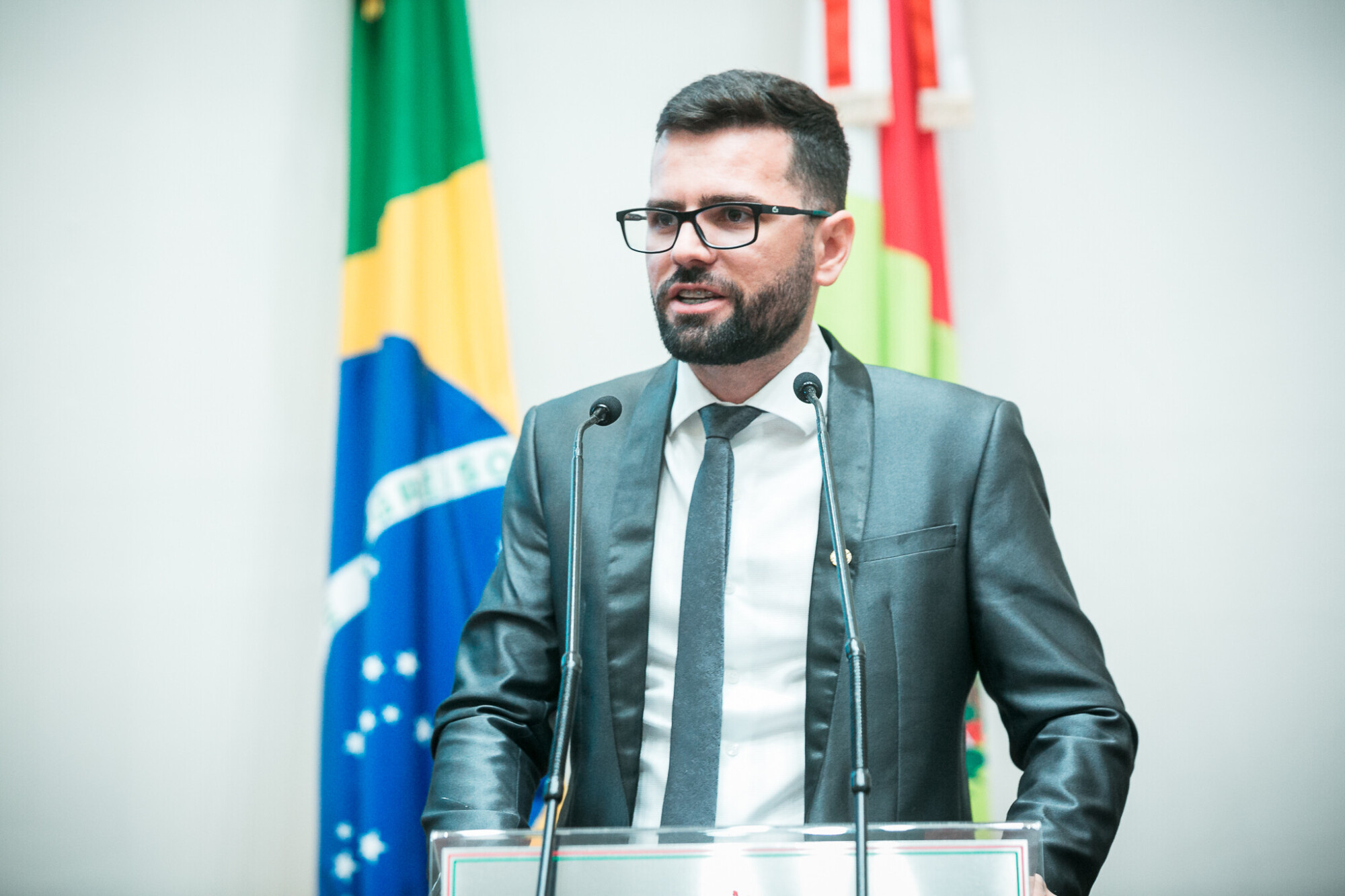 - Deputado André de Oliveira (NOVO)