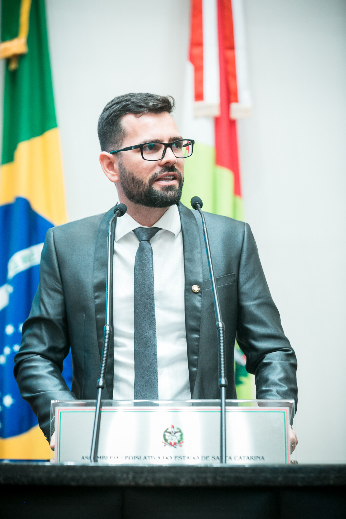 - Deputado André de Oliveira (NOVO)