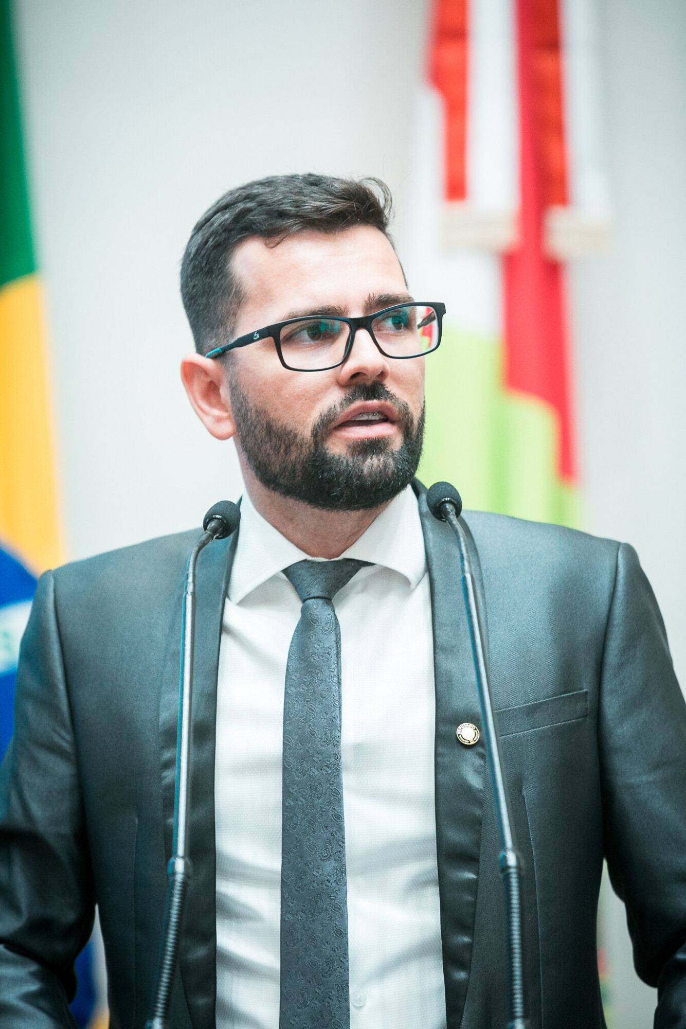 - Deputado André de Oliveira (NOVO)