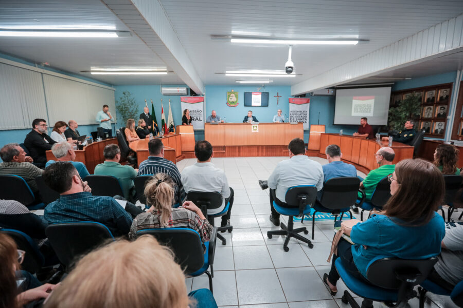 Audiência foi realizada na noite desta segunda-feira (6), em Campos Novos