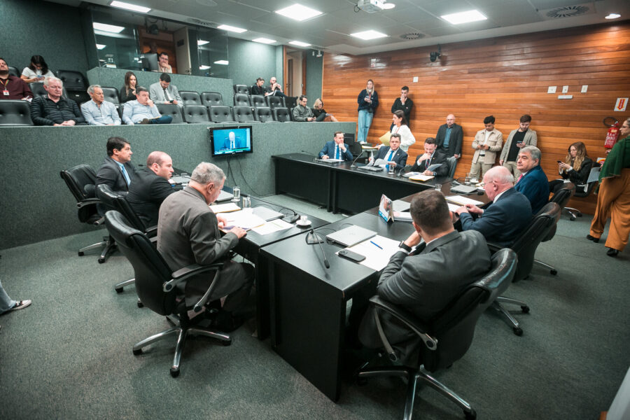 Reunião da Comissão de Finanças desta quarta-feira (15).
