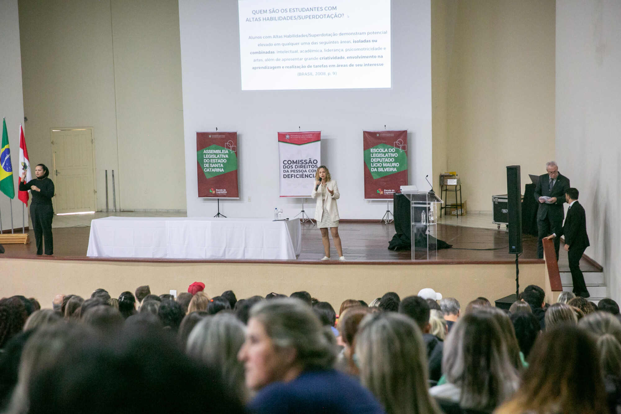 Seminário de Educação Inclusiva: A Escola Enquanto Espaço Inclusivo e de Acolhimento às Diferenças