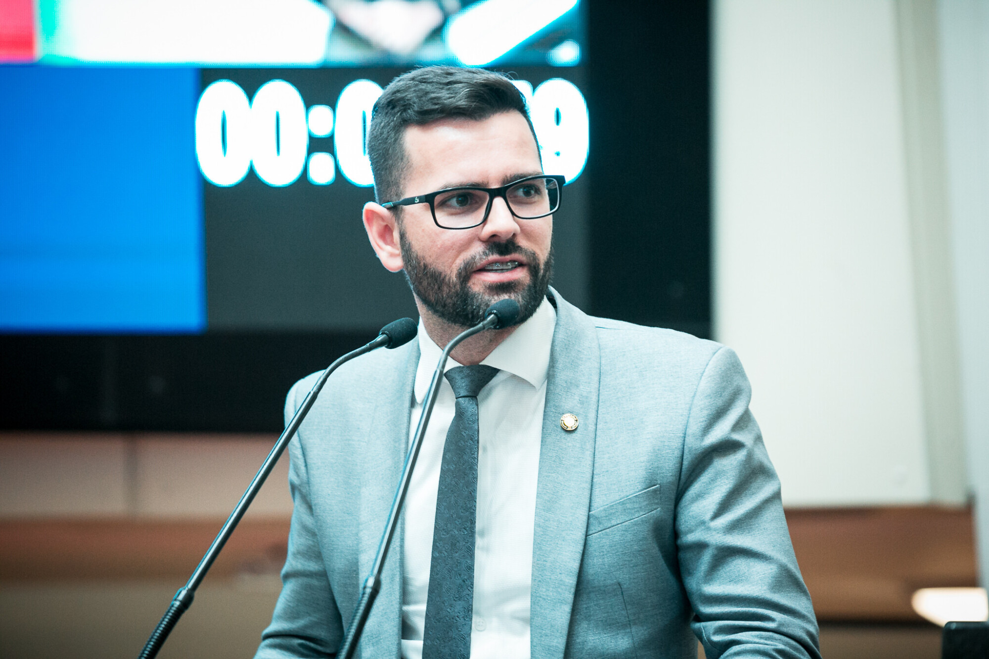 - Deputado André de Oliveira (NOVO)