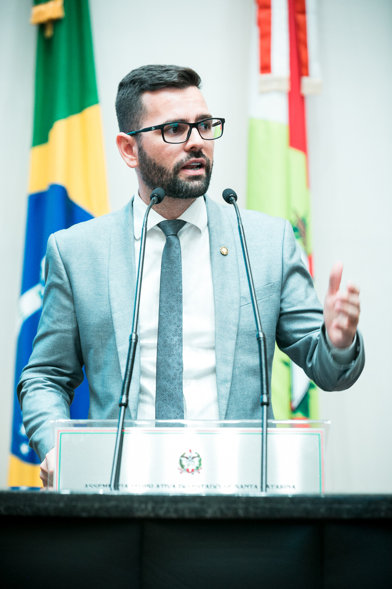 - Deputado André de Oliveira (NOVO)