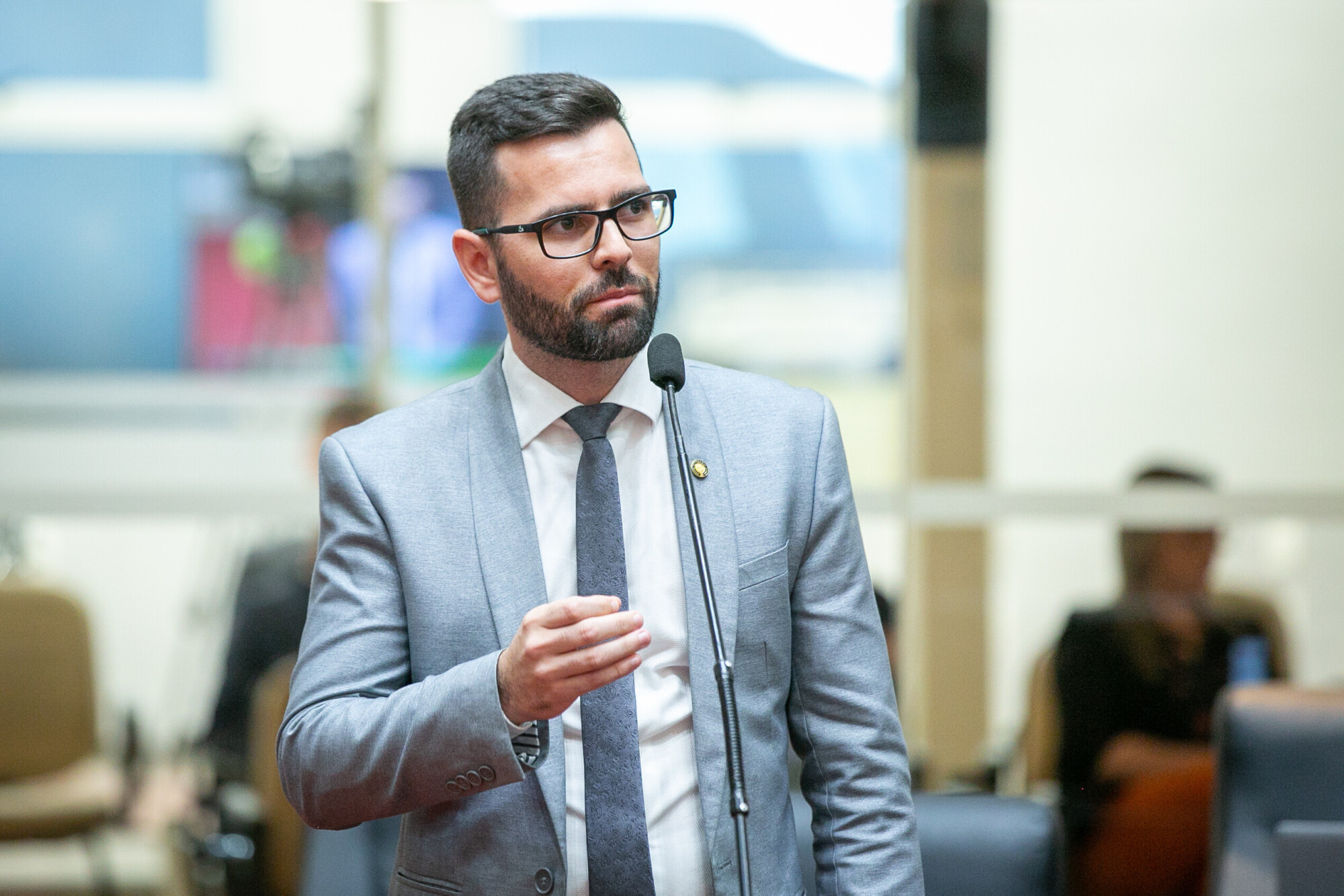 - Deputado André de Oliveira (NOVO)