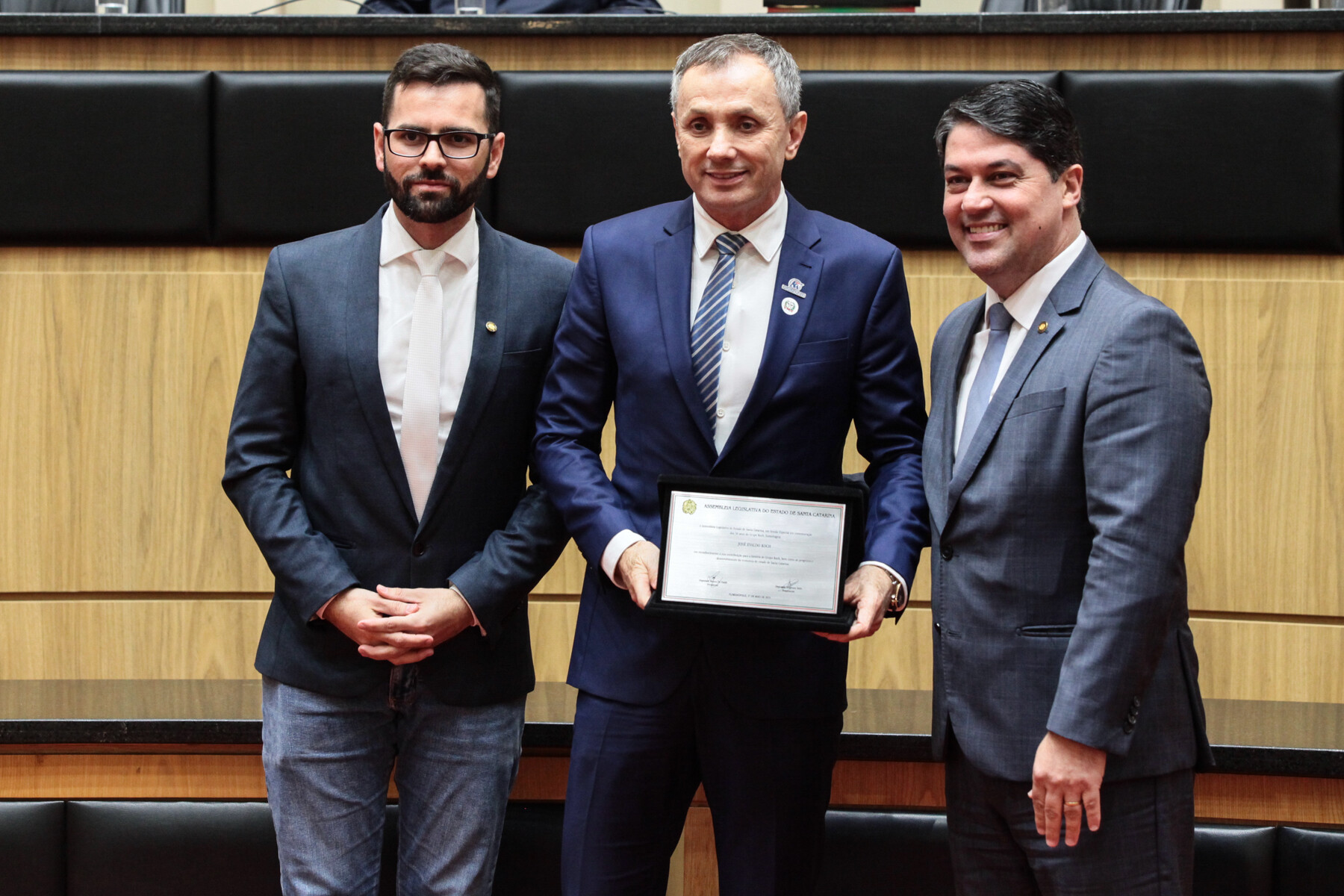 - Deputado André de Oliveira (NOVO)
-José Evaldo Koch - Sócio Fundador e Presidente  - Deputado Emerson Stein (MDB)