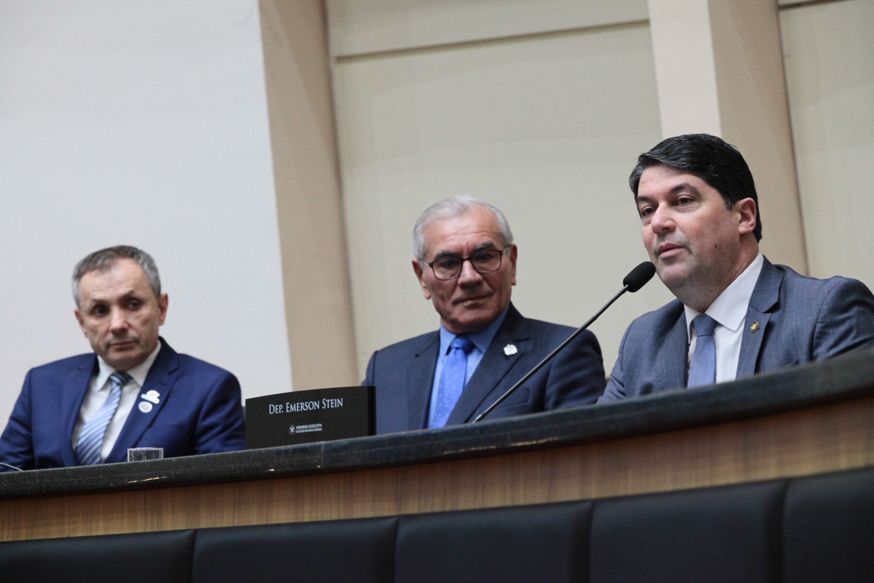 -José Evaldo Koch - Sócio Fundador e Presidente -Silvio Dreveck -Secretario de Estado de Industria,comércio e serviço  - Deputado Emerson Stein (MDB)