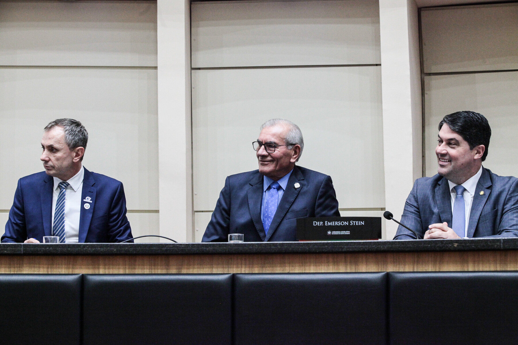 -José Evaldo Koch - Sócio Fundador e Presidente -Silvio Dreveck -Secretario de Estado de Industria,comércio e serviço  - Deputado Emerson Stein (MDB)