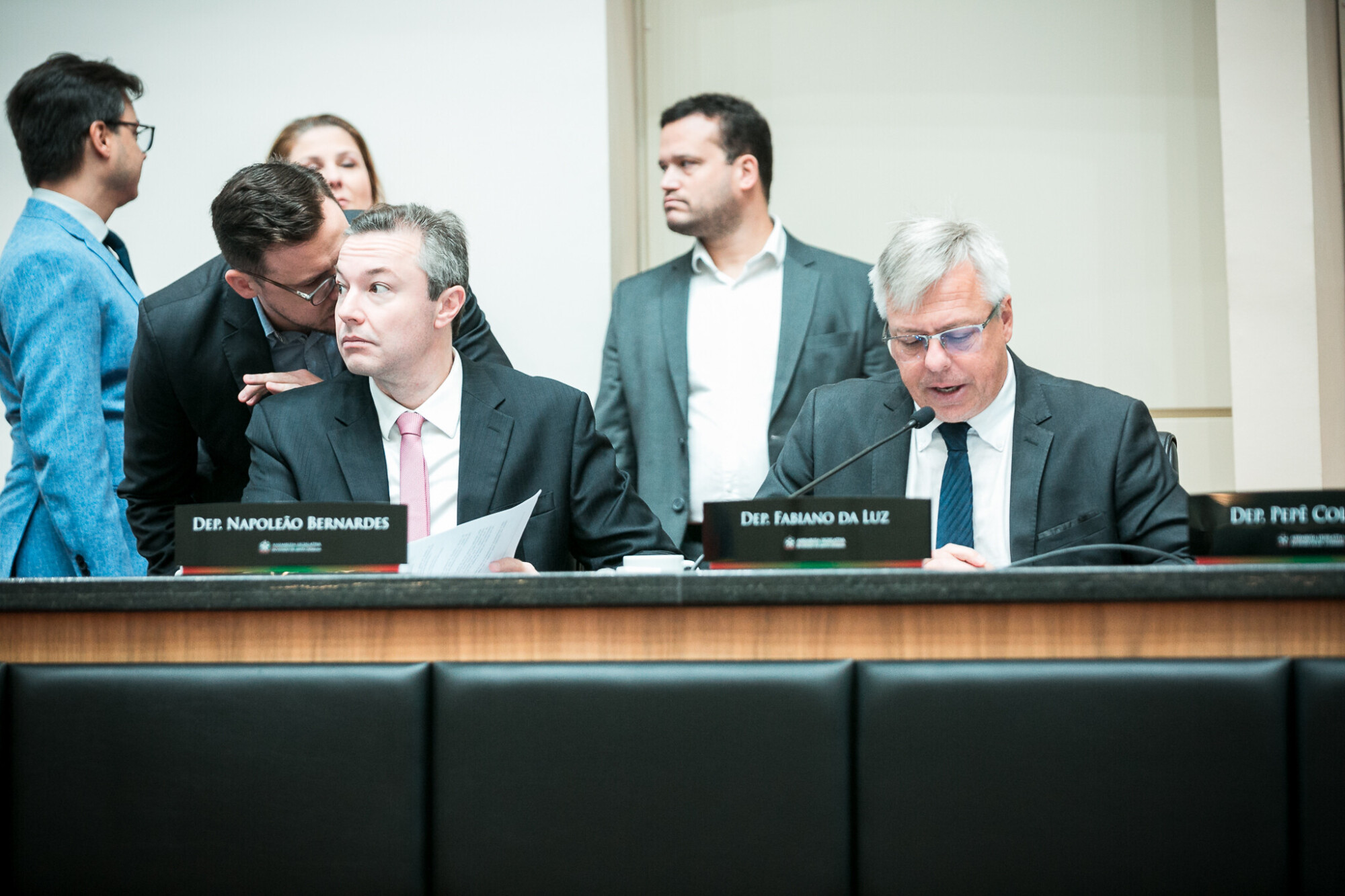 - Deputado Napoleão Bernardes (PSD)
- Deputado Fabiano da Luz (PT)