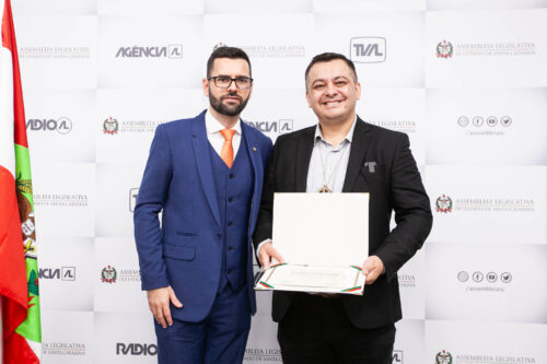 Alesc homenageia Renovação Carismática Católica de Florianópolis