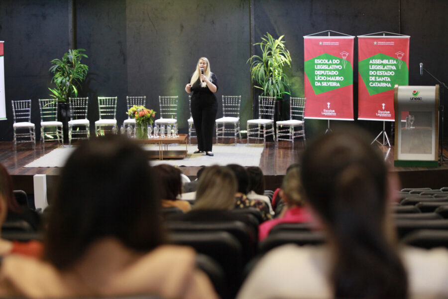 Seminário de Capacitação na Atenção a Saúde das Pessoas com Estomias realizado em Criciúma, em setembro de 2023.
