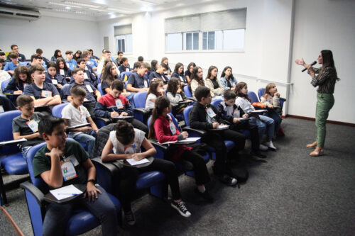 Evento fecha ciclo de formação de vereadores mirins da Grande Florianópolis