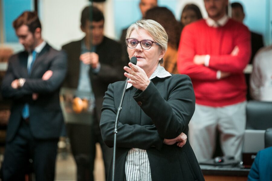 Deputada Luciane Carminatti