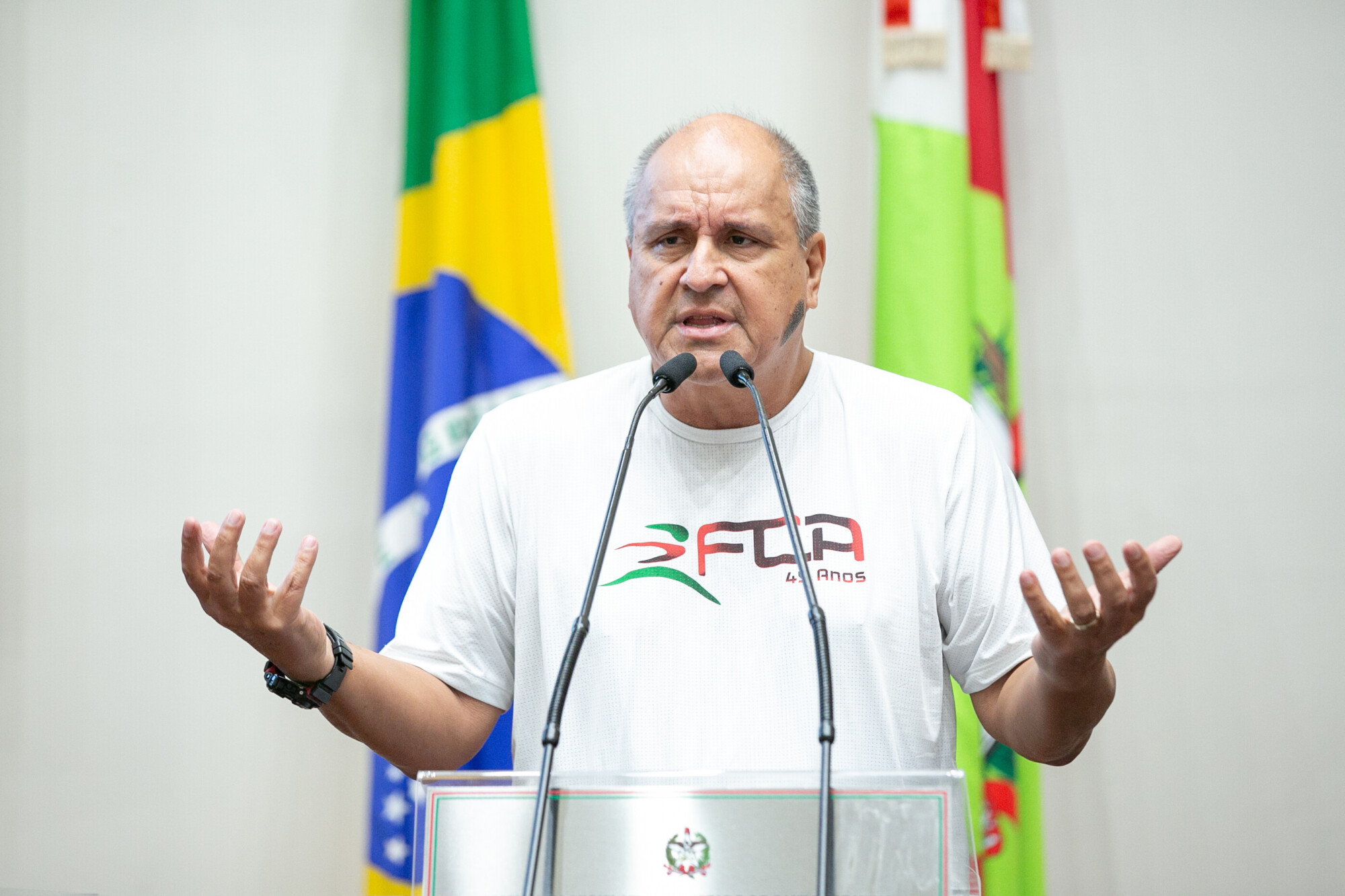 -Deraldo Ferreira Oppa - Presidente da Federação Catarinense de Atletismo