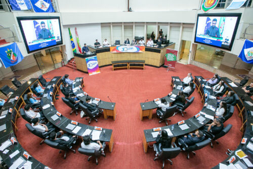Deputados Jovens aprovam proposições sobre empreendedorismo e água