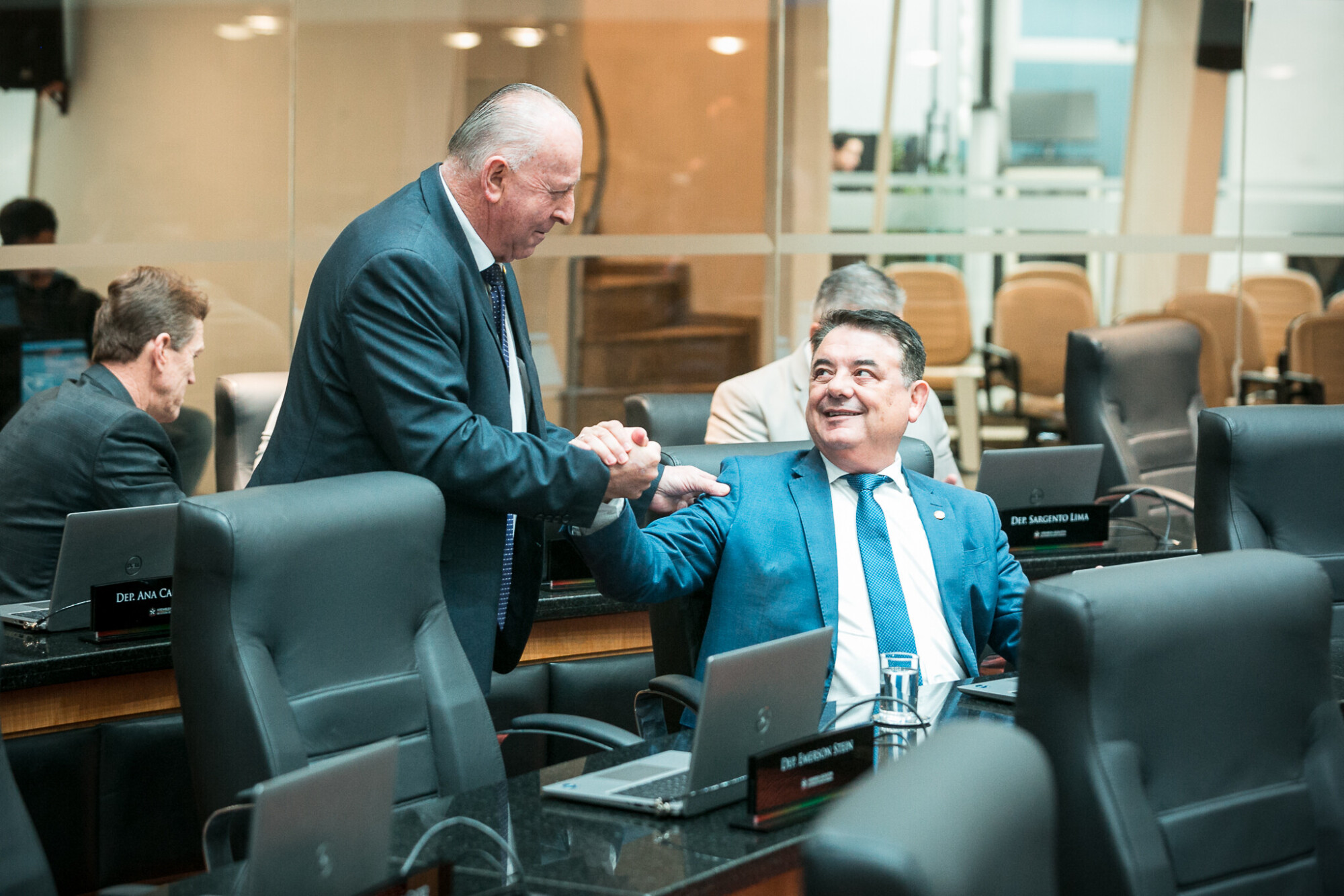 - Deputado Oscar Gutz (PL) 	
- Deputado Mauricio Peixer (PL)