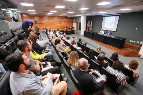 Professor de SC pode participar de pesquisa sobre violência contra educadores