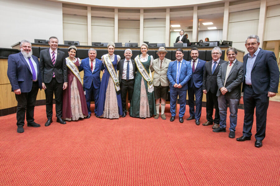 Comitiva de Blumenau e parlamentares