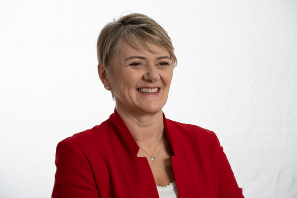 Deputada Luciane Carminatti.