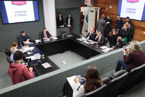 CCJ dá parecer favorável a programa para emissão gratuita de CNHs