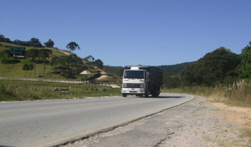 Sancionada a lei que garante parada de descanso para caminhoneiros nas rodovias