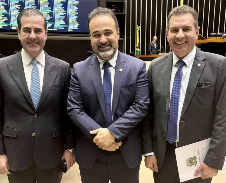 Deputado Cleiton Fossá e os deputados federais Carlos Chiodini e Cobalchini