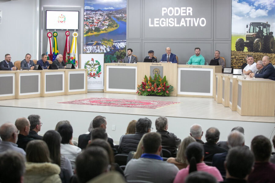 A solenidade aconteceu na Câmara de Vereadores de Ituporanga.
