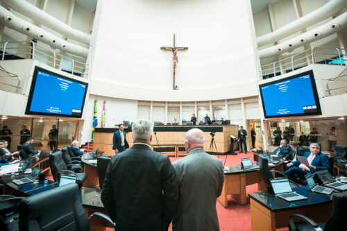 Deputados aprovam sete PLs de origem parlamentar antes do recesso