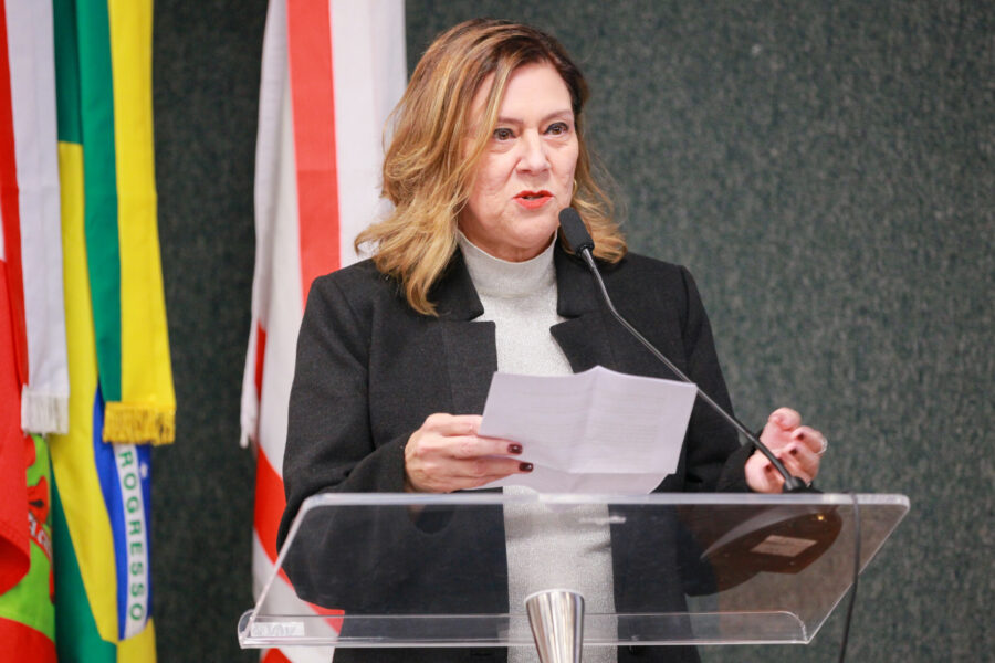 Déborah Almada, presidente da Associação Catarinense de Imprensa