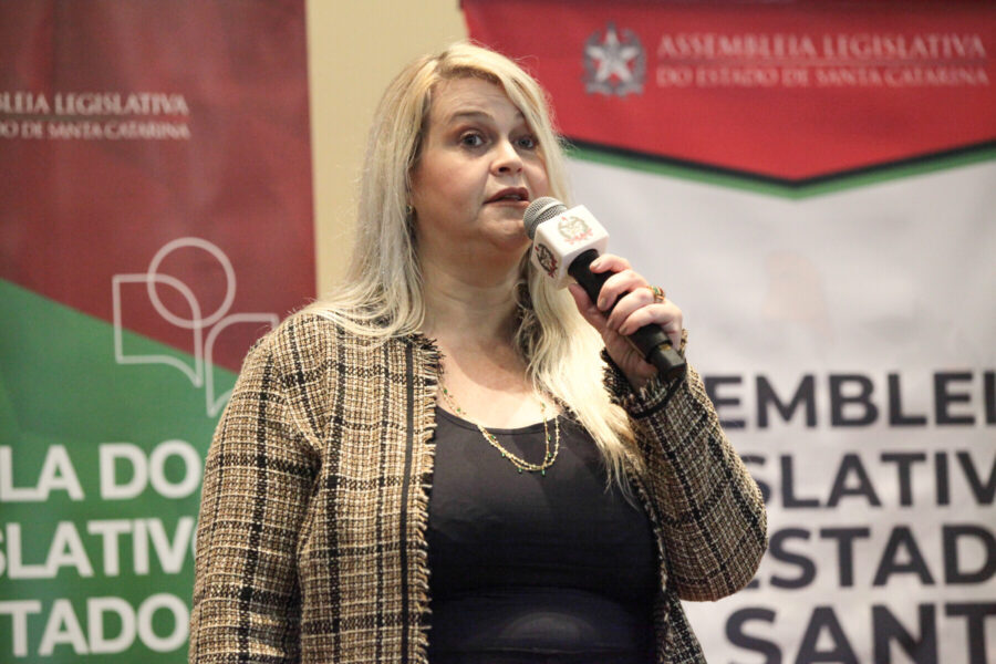 Jaqueline Reginatto, gerente de habilitações e rede de atenção da Secretária de Estado da Saúde.