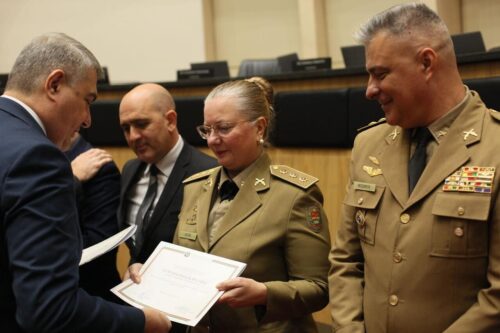Lunelli homenageia comandantes da PM e pede reforço do efetivo