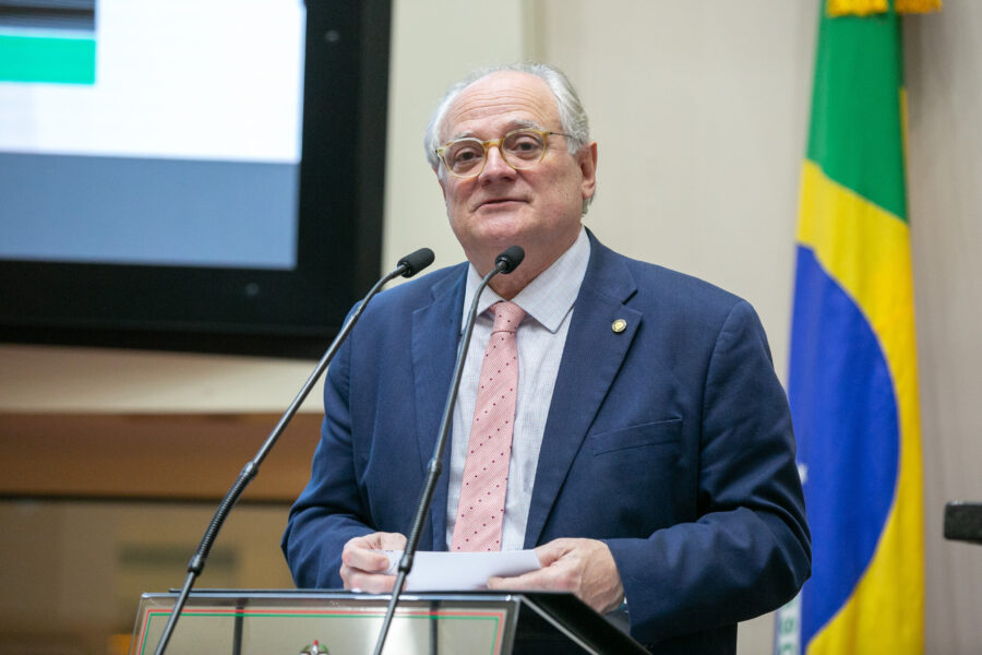 Deputado Dr. Vicente Caropreso (PSDB), proponente da homenagem.