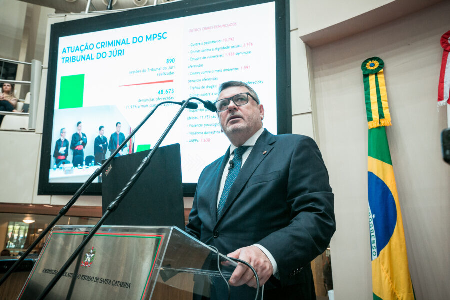 O procurador-geral de Justiça, Fábio Trajano, foi responsável pela apresentação do relatório