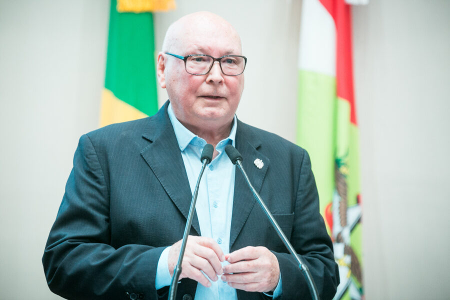 Secretário de Estado da Educação, Aristides Cimadon