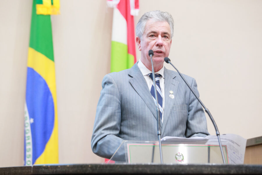 Moacir Tonet, presidente do  Conselho Regional de Medicina Veterinária do Estado de Santa Catarina.