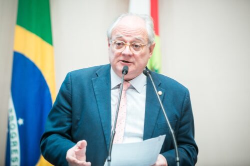 Alarmante ver um governo que elege pobres,idosos e pessoas com deficiência pelo déficit no orçamento