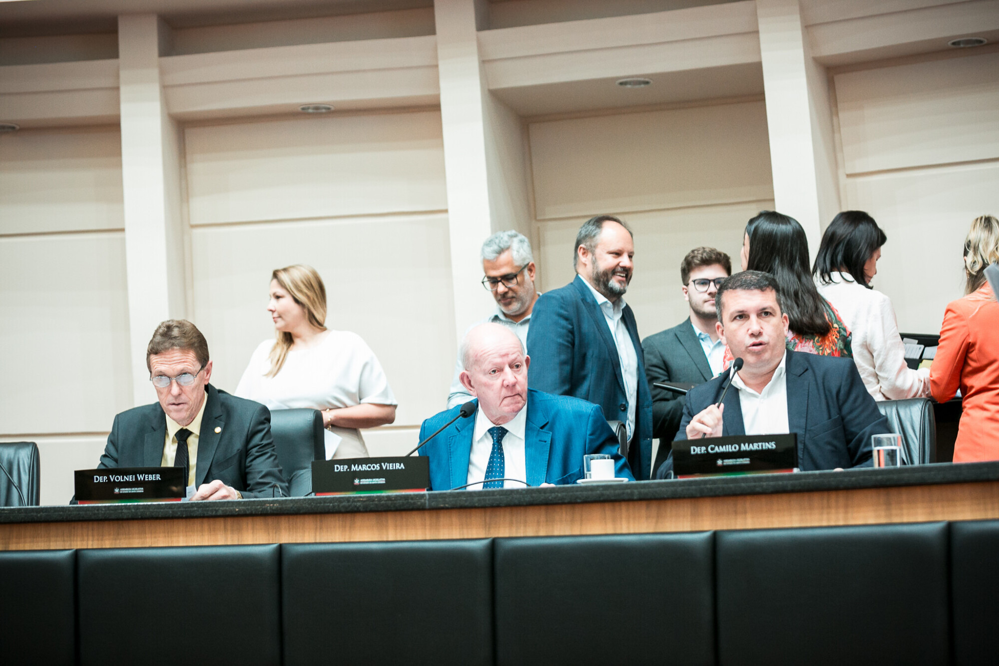 Comissão Conjunta – CCJ; Finanças e Tributação; Trabalho, Administração e Serviço Público