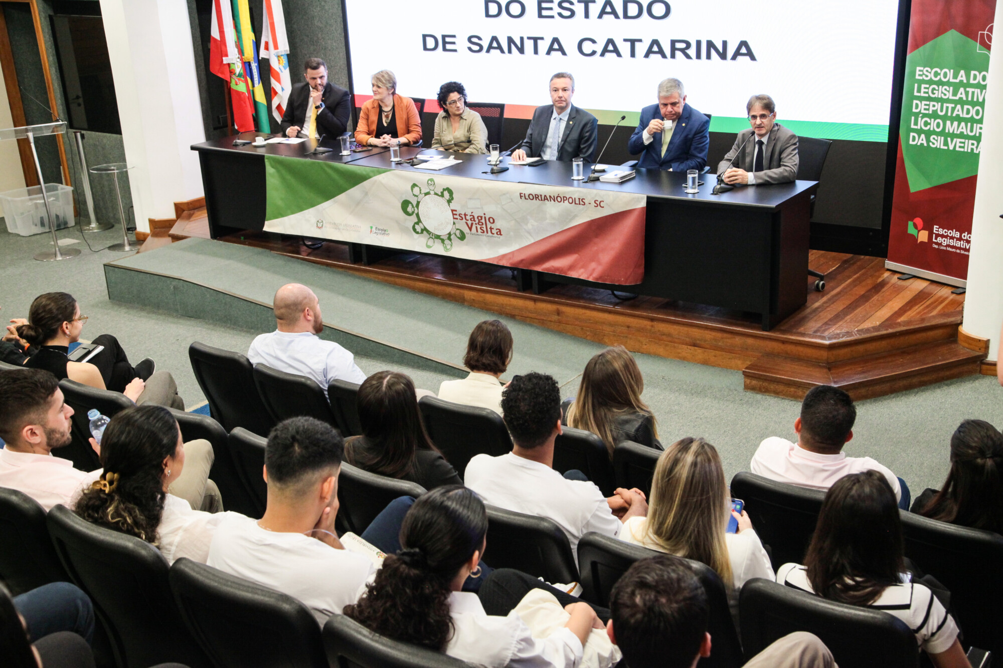 8ª Edição do Programa Estágio Visita – Mesa Redonda com Deputados