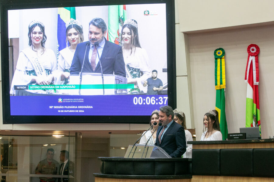 Prefeito de Laurentino, Marcelo Tadeo Rocha, e a realeza da festa