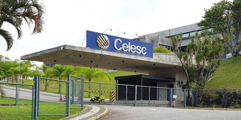 Celesc está com pagamentos em atraso para geradores de energia elétrica em SC