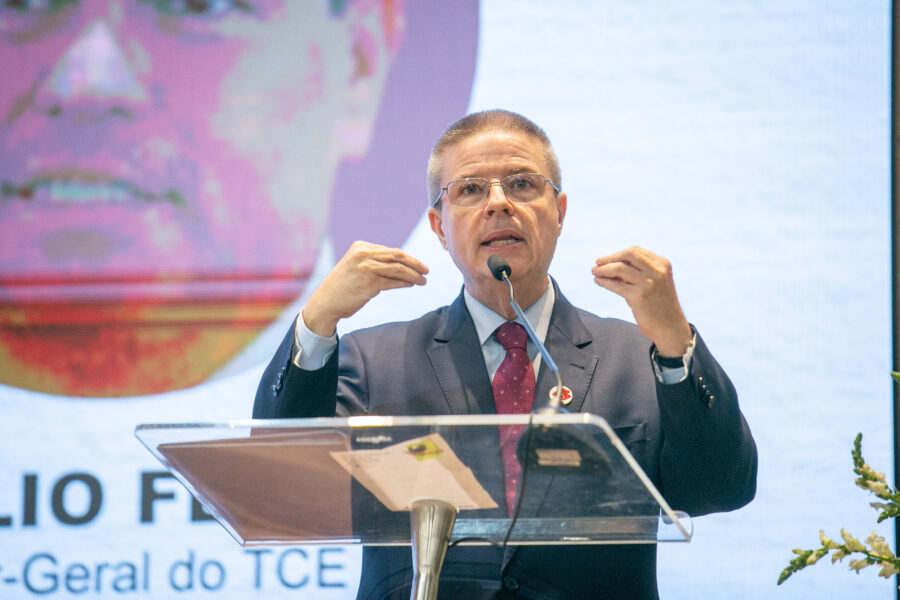 O ministro do TCU Antônio Anastasia foi um dos palestrantes no painel sobre controle externo