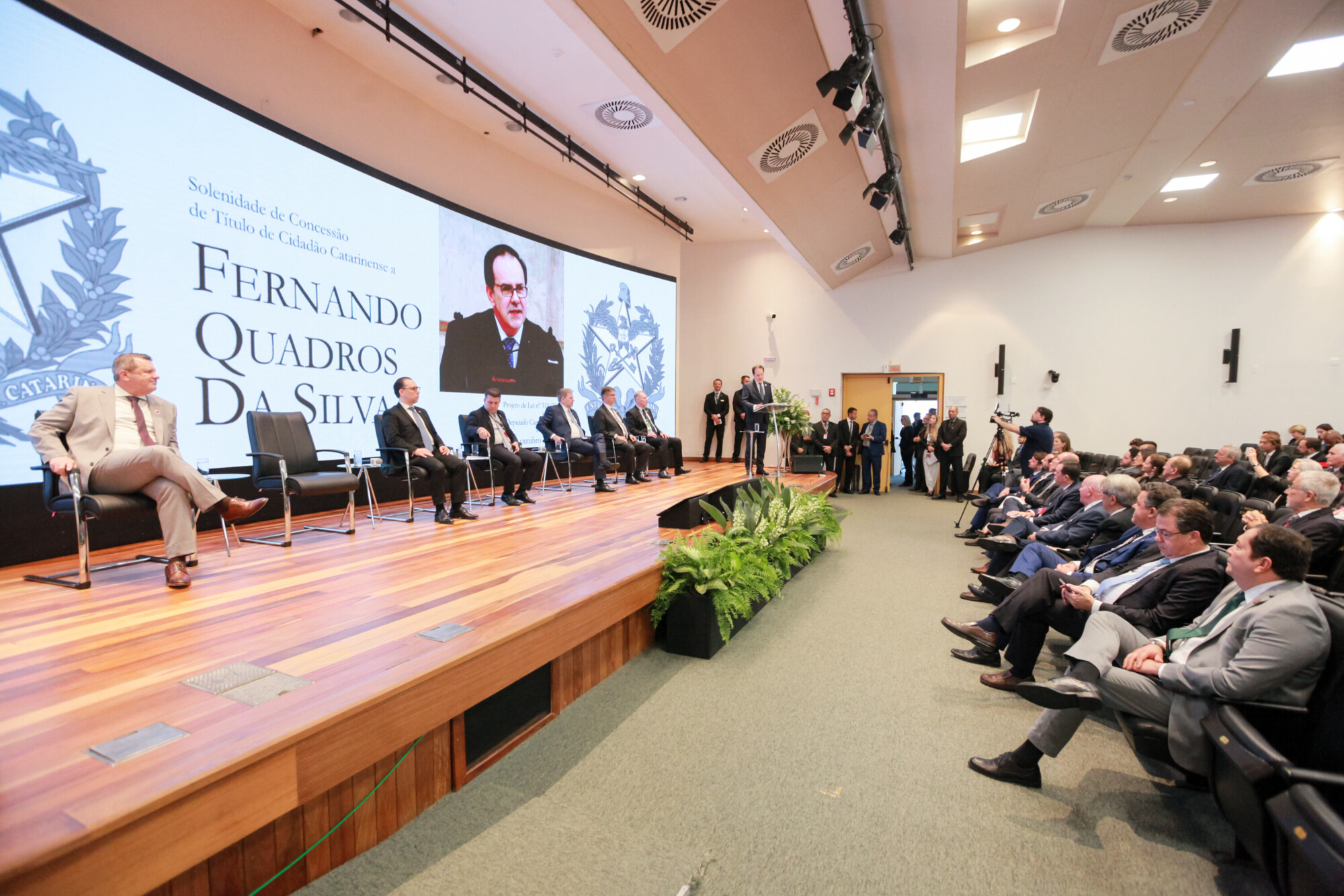 Sessão Solene de Concessão de Título de Cidadão Catarinense a Fernando Quadros da Silva