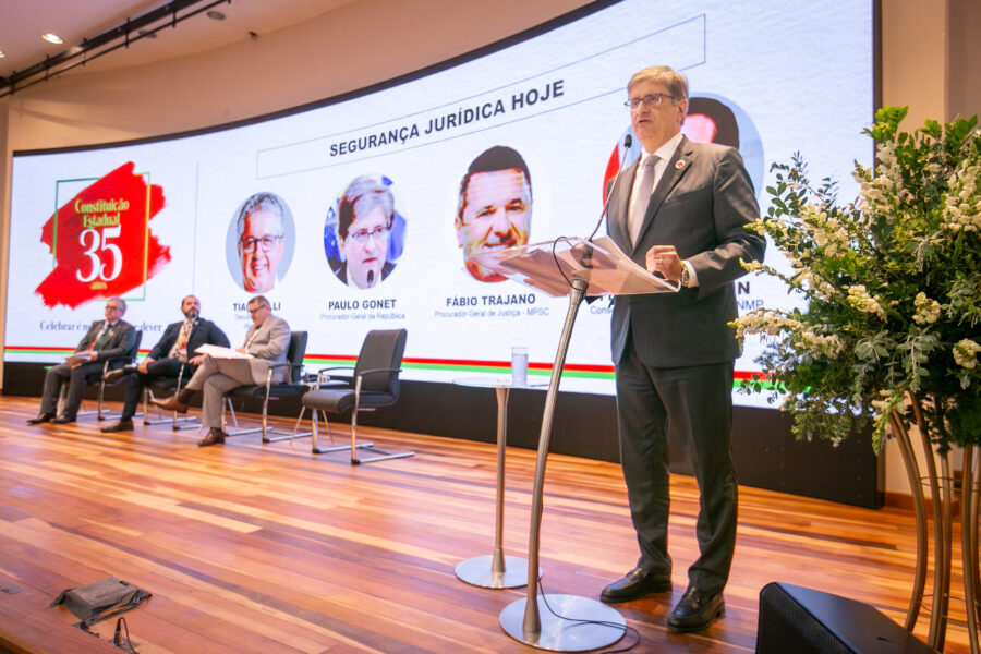 O procurador-geral da República, Paulo Gonet, foi um dos palestrantes do painel d Ministério Público, na tarde desta sexta (8)