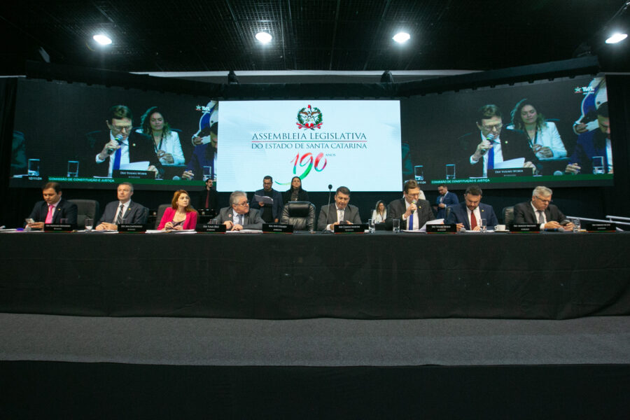 Reunião da CCJ, no Alesc Itinerante em Lages, nesta terça-feira (12).