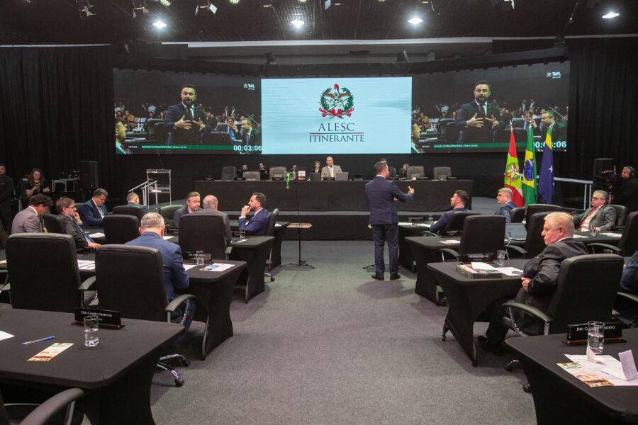 Deputados reconhecem importância da sessão itinerante em Lages