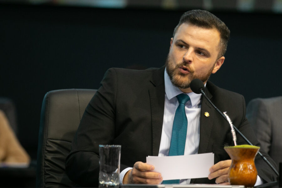 Deputado Lucas Neves, presidente da Comissão de Prevenção e Combate às Drogas