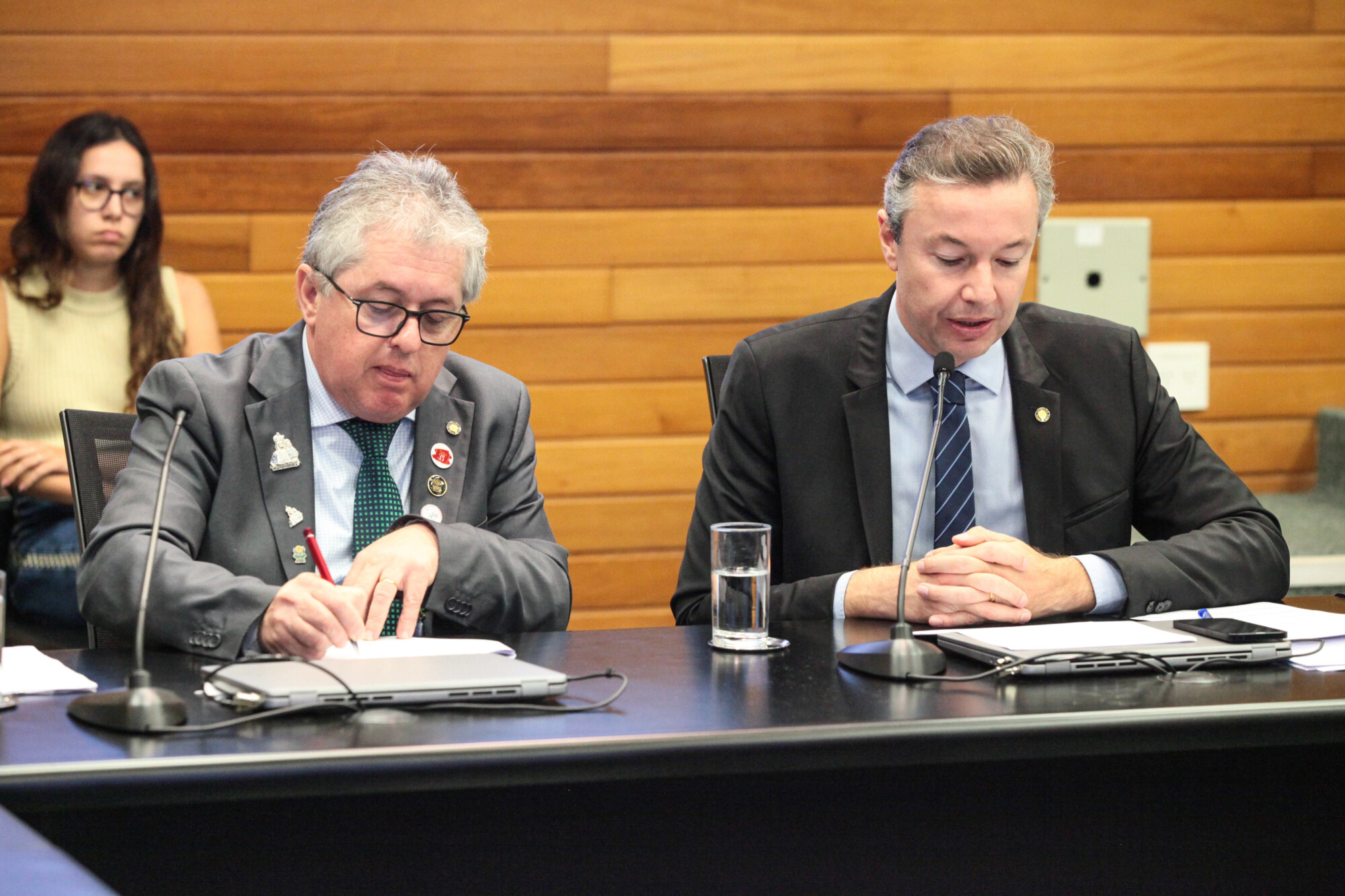 - Deputado Tiago Zilli (MDB)
 - Deputado Napoleão Bernardes (PSD)