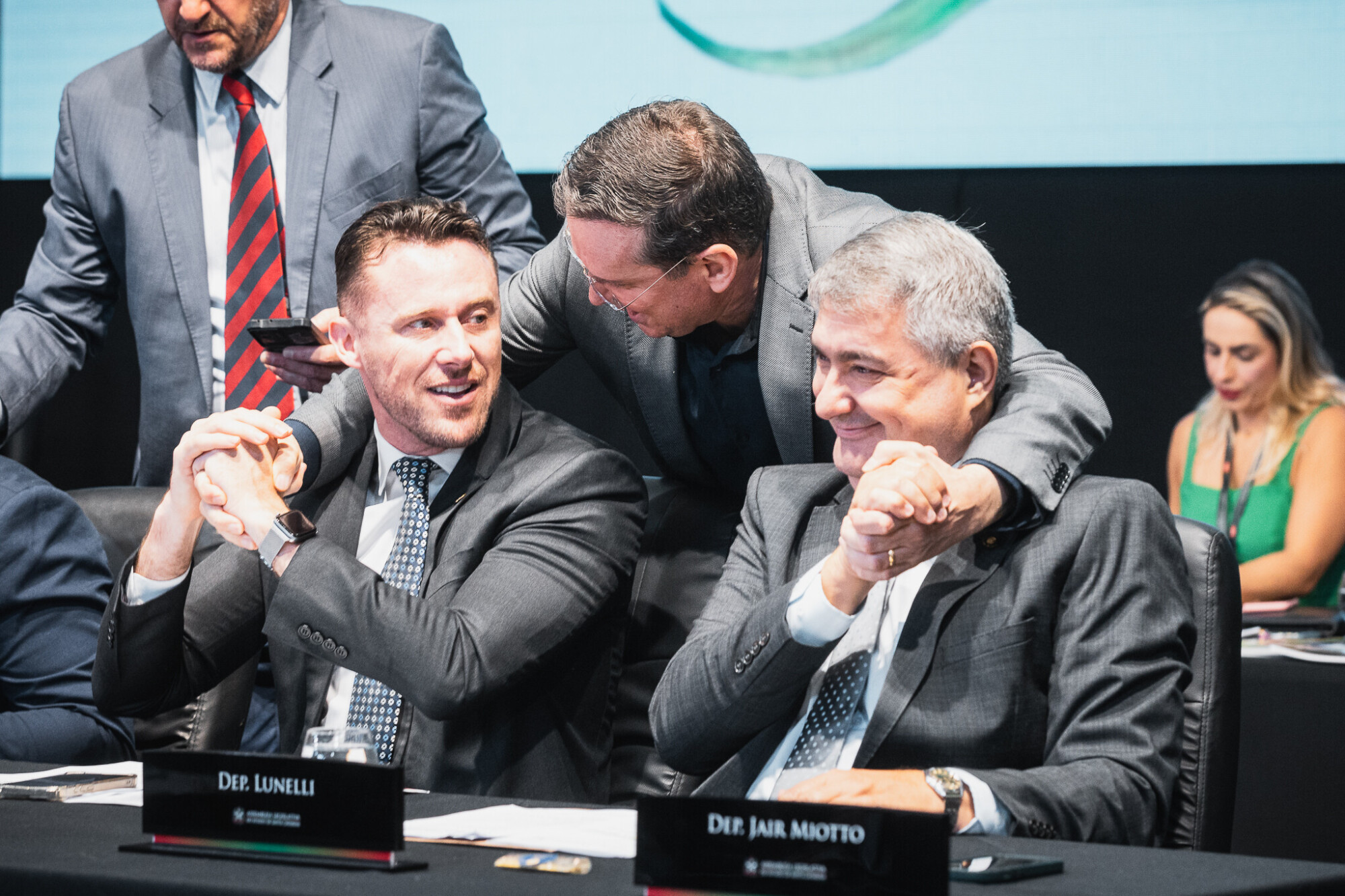- Deputado Fernando Krelling (MDB) - Deputado Antídio Lunelli (MDB)